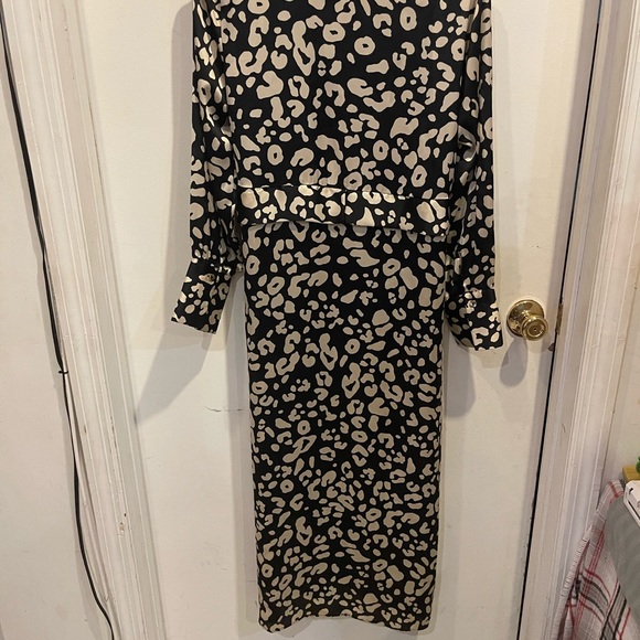 Zara woman’s dress long black/white patterned - Picture 3 of 4